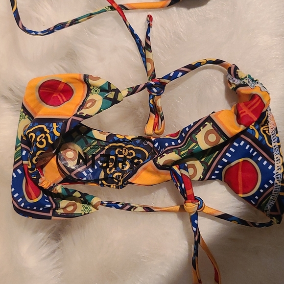 Bikini - Picture 5 of 7